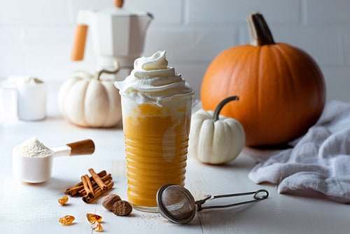 Healthy pumpkin spice smoothie using Mend Regenerate
